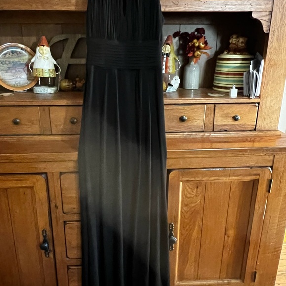 Gown - Picture 6 of 6